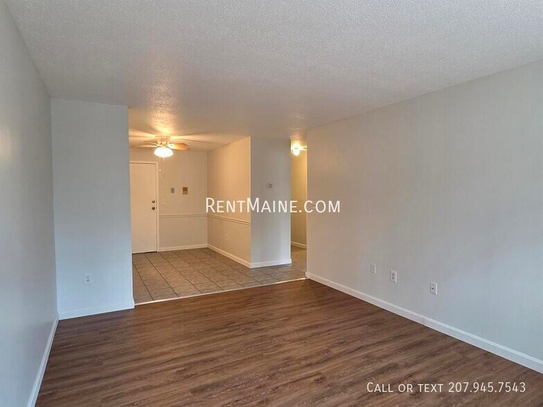 Building Photo - 10 Tall Pines Dr