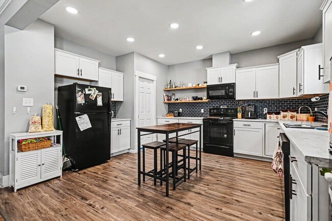 Building Photo - 2818 N 45th St