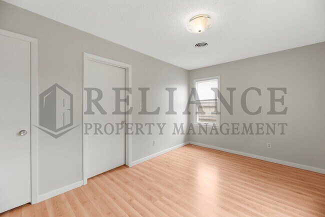 Building Photo - 2732 N Grove St