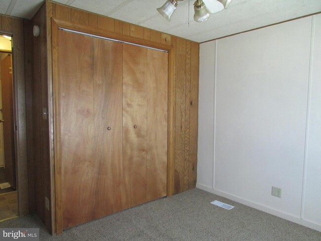 Building Photo - 14446 Slim St