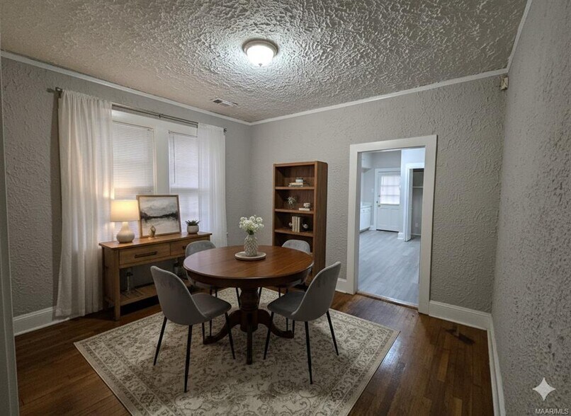 Building Photo - 3256 Montezuma Rd