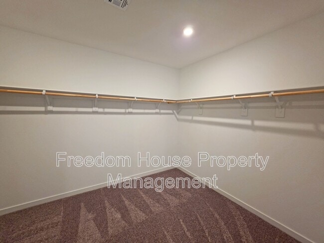 Building Photo - 660 Huyana Wind Dr