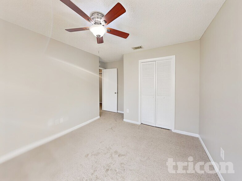 Building Photo - 1604 Palm Leaf Dr
