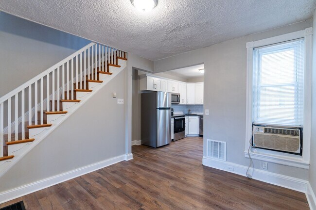 Building Photo - Newly remodeled 3 bedroom Grays Ferry Area