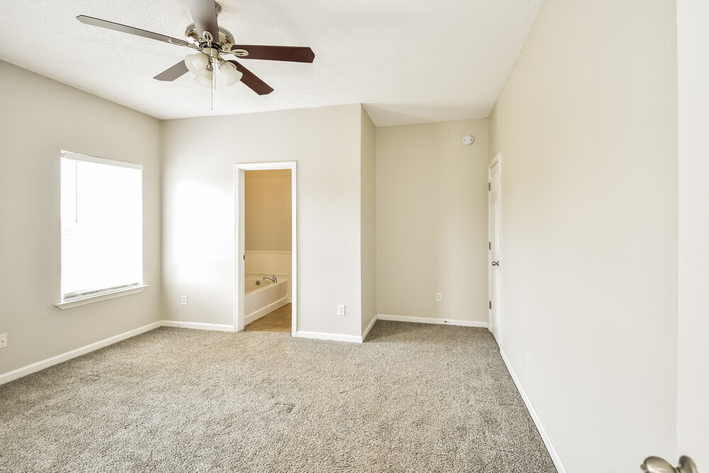 Building Photo - 9885 White Poplar Dr