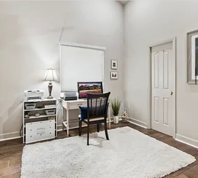 Building Photo - 10947 Palmetto Blvd