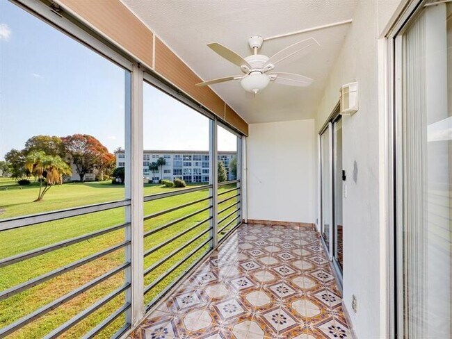 Building Photo - 4701 Martinique Dr