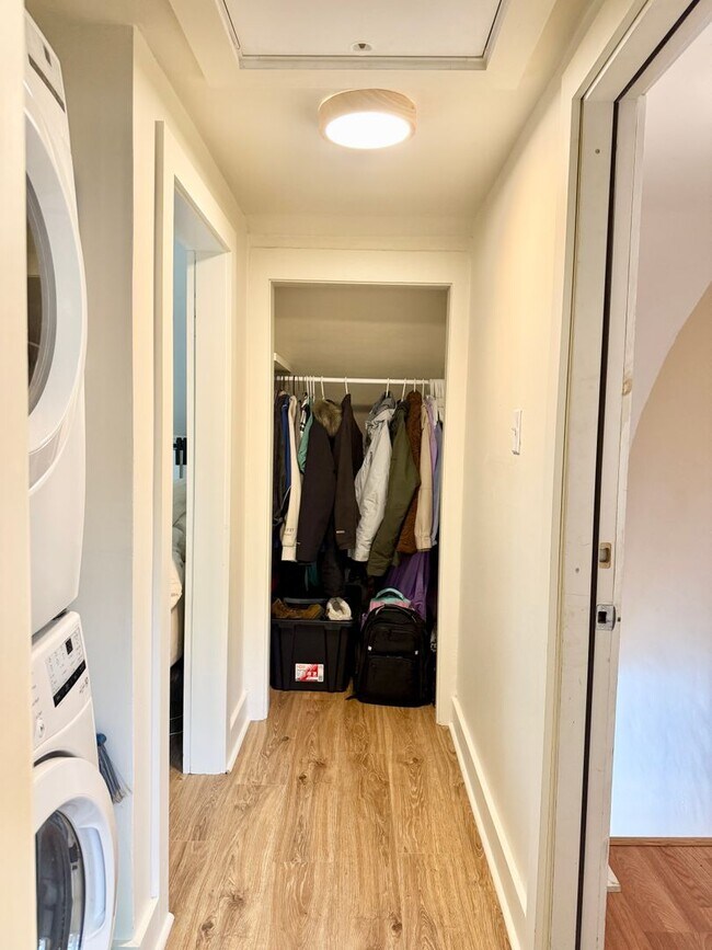 Building Photo - All Inclusive West End Condo-Fully Furnished with Parking!