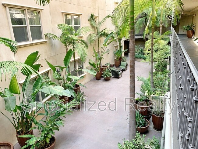 Building Photo - 10921 Whipple St