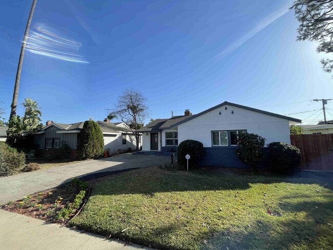 Building Photo - COMPLETELY REMODELED HOME IN QUIET AREA!