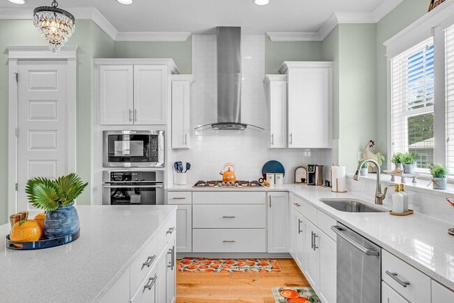 Building Photo - 6 Wilkes Rd