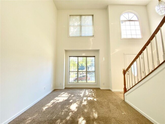 Building Photo - 640 Suwanee Lakes Cir NW