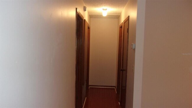 Building Photo - 10015 SW 90th Ct