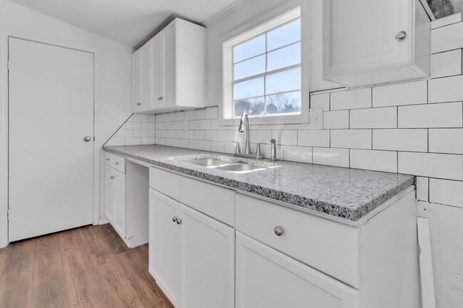 Building Photo - 20644 Oak Pond Dr