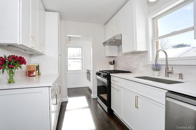 Building Photo - 42 E Main St