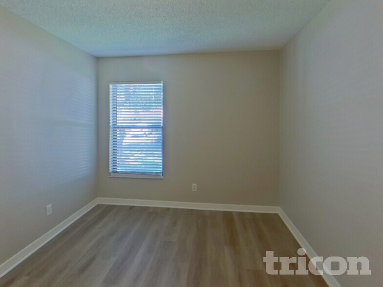 Building Photo - 1710 Newland Pl