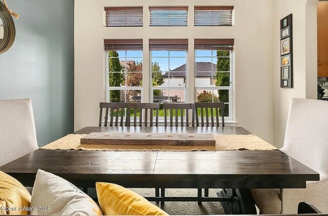 Building Photo - 2547 Blackberry Loop