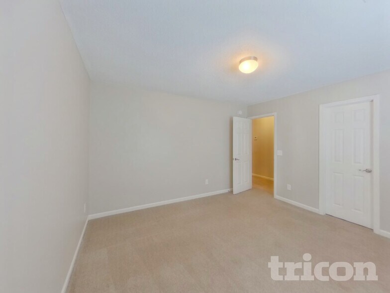 Building Photo - 237 Tea Olive Ave