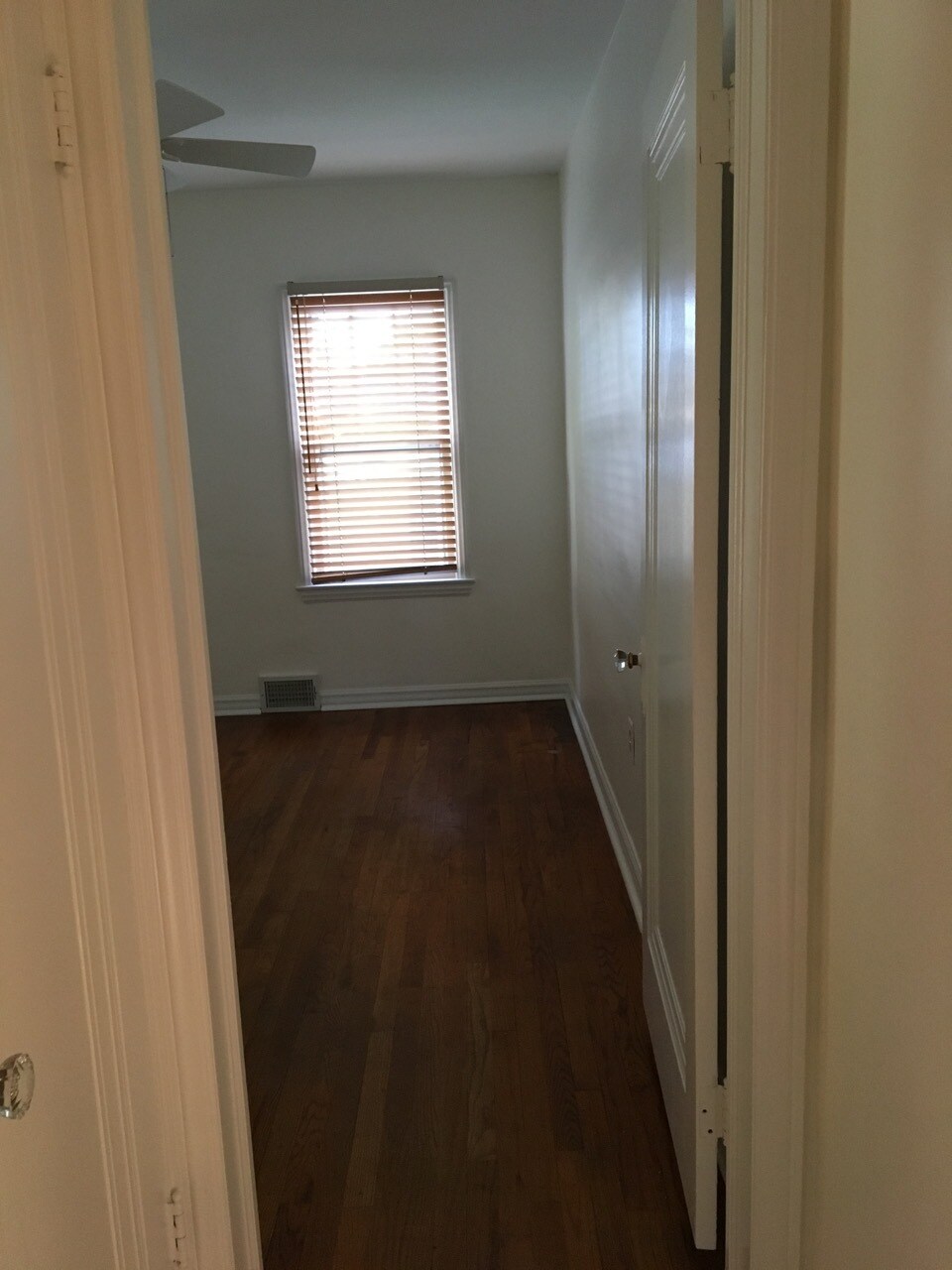 Building Photo - 907 Pleasant Dr