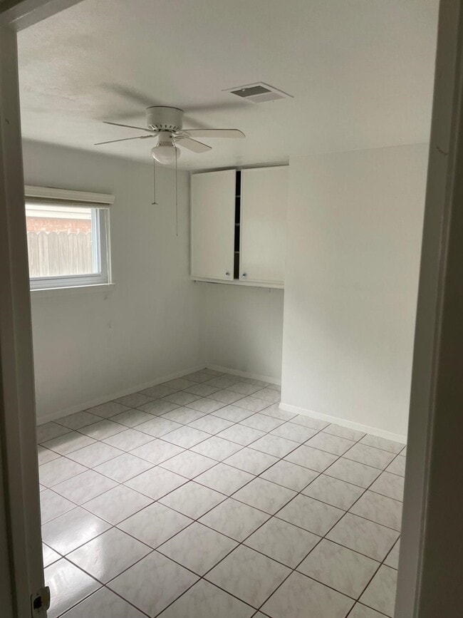 Building Photo - 22814 Elsinore Dr