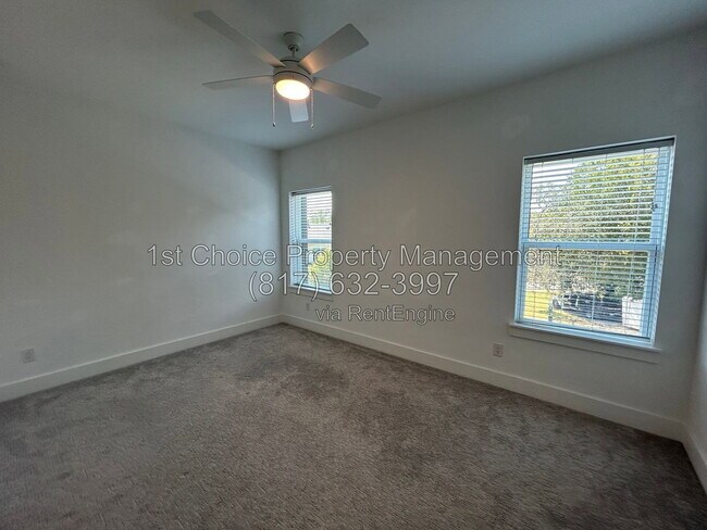 Building Photo - 2117 River E Ln.