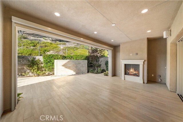 Building Photo - 1151 Summit Oak Dr