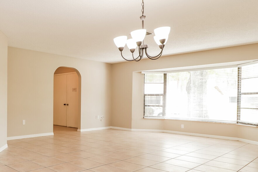 Building Photo - 8553 Bridgewater Dr
