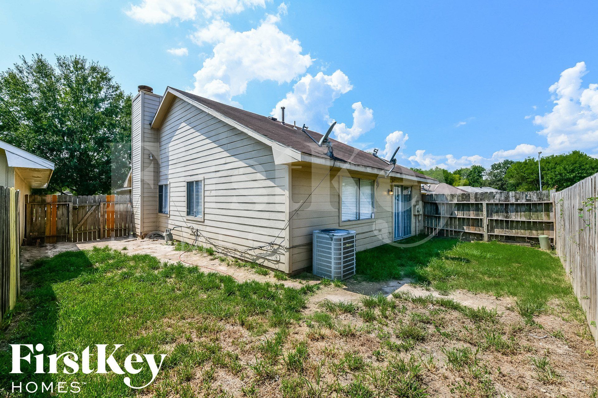 Building Photo - 13630 Alon Ln