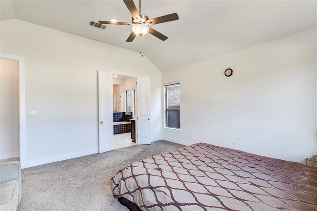 Building Photo - 212 Charbono St