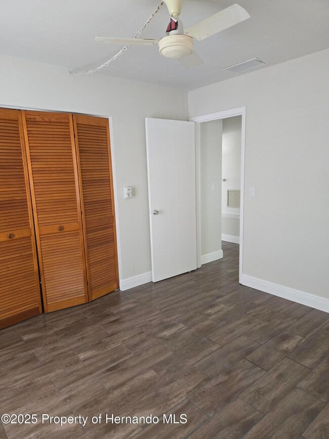 Building Photo - 1049 Barlow Ct