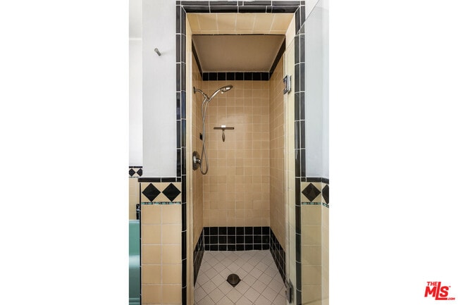 Building Photo - 1147 Westmoreland Ave