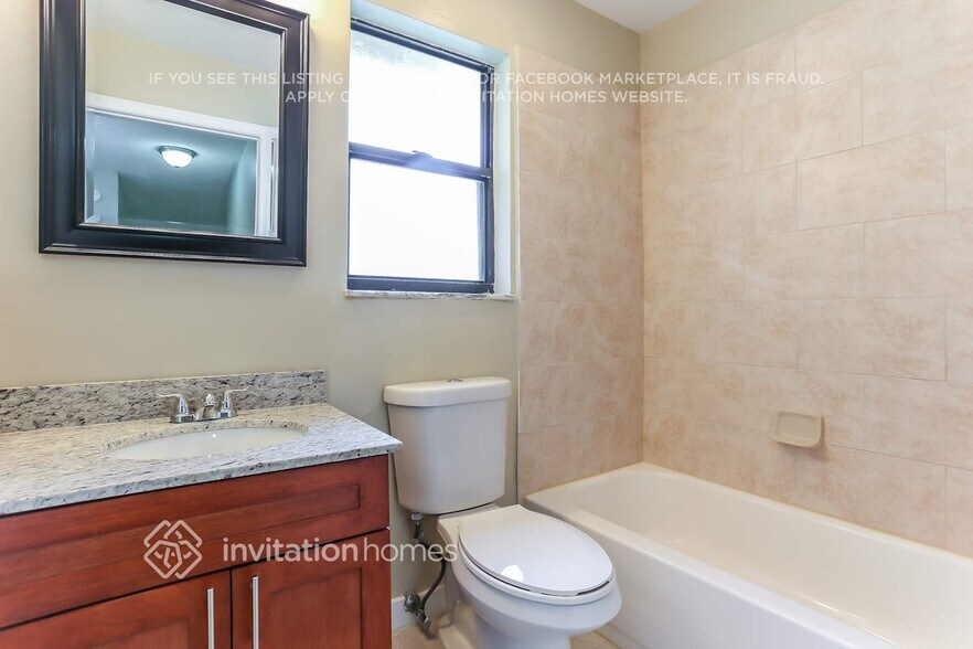 Building Photo - 112 La Mancha Ave