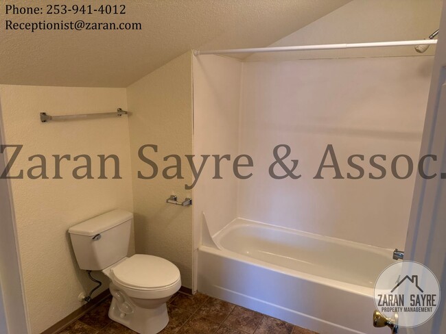 Building Photo - 756 - Three Bedroom, Three Bath in Auburn!