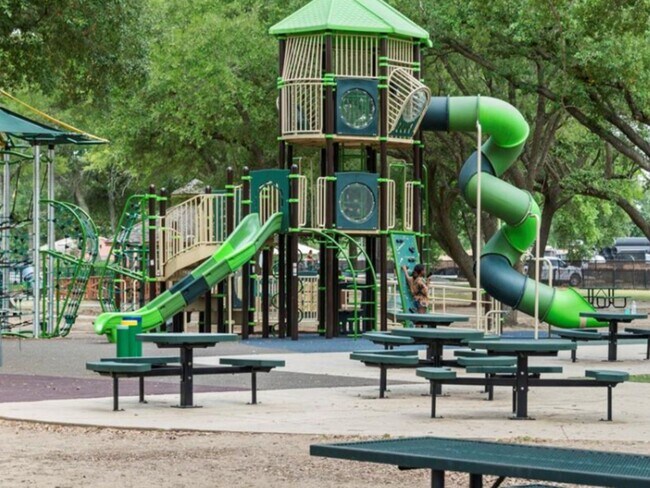 Building Photo - 2877 Grand Anse Dr