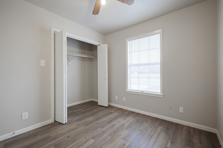 Building Photo - 608 Uland St