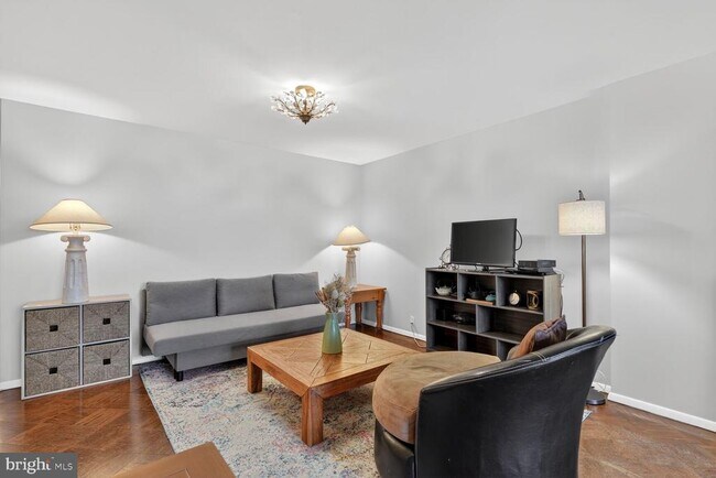 Building Photo - 2700 Virginia Ave NW