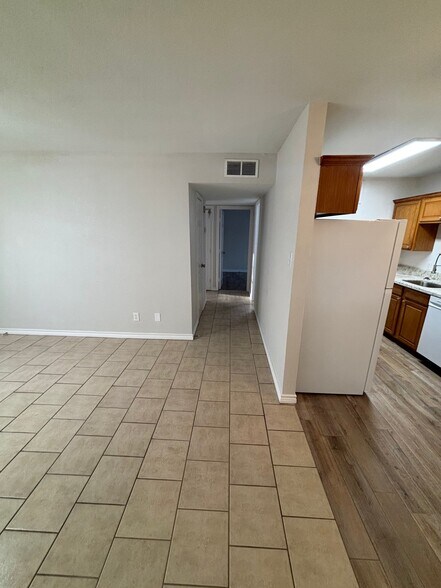Building Photo - 6760 Prutzman Rd