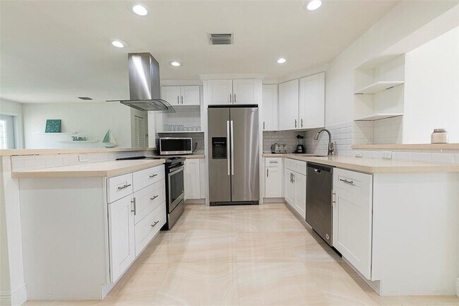 Building Photo - 1162 Hayes St