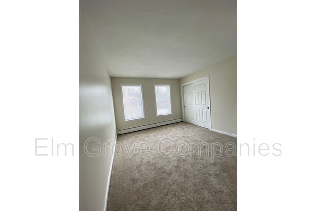 Building Photo - 7 Darby Field Common