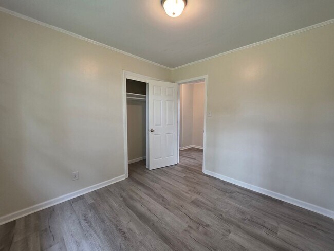 Building Photo - 2266 Onslow Dr