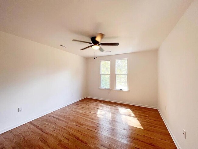 Building Photo - 12 Ginger Ln