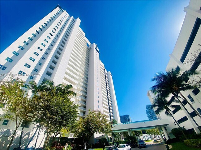 Building Photo - 14951 Royal Oaks Ln