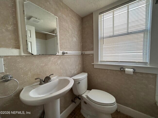 Building Photo - 2623 College St