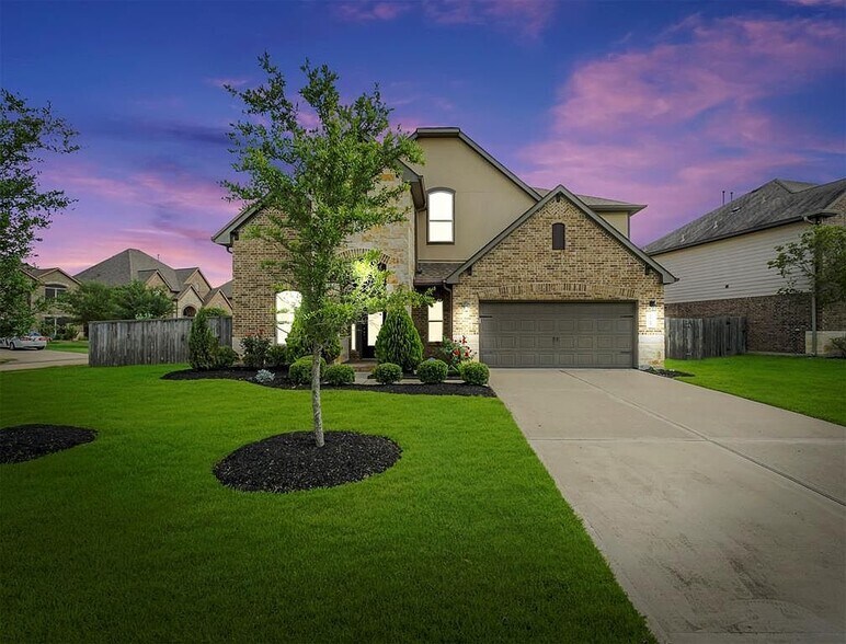 Building Photo - 28710 Brownwood Lake Dr