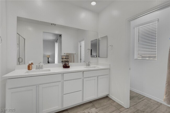 Building Photo - 8907 Roadrunner Ravine St