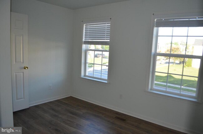 Building Photo - 12113 Fallen Timbers Cir