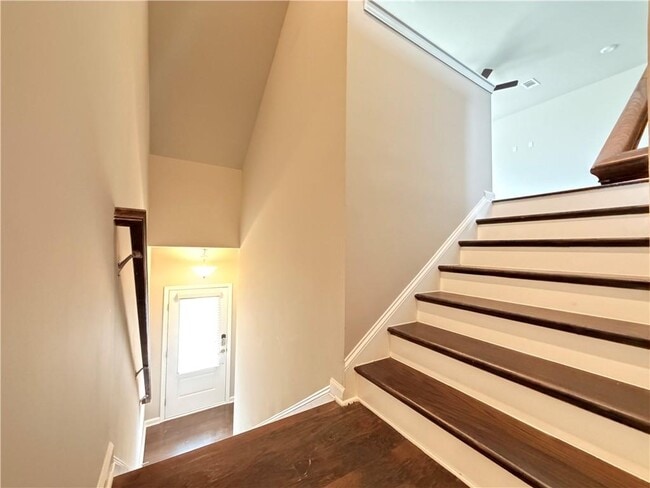 Building Photo - 2838 Vlg Pk Bnd