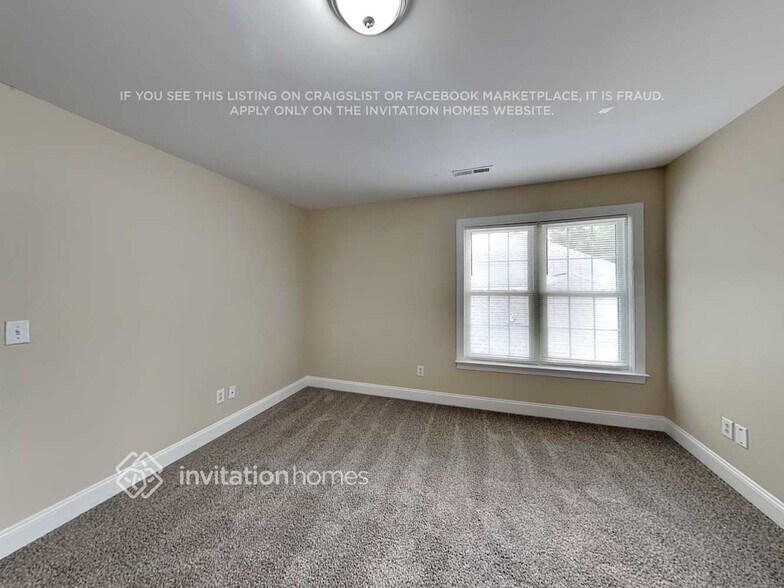 Building Photo - 9014 Sandpiper Dr