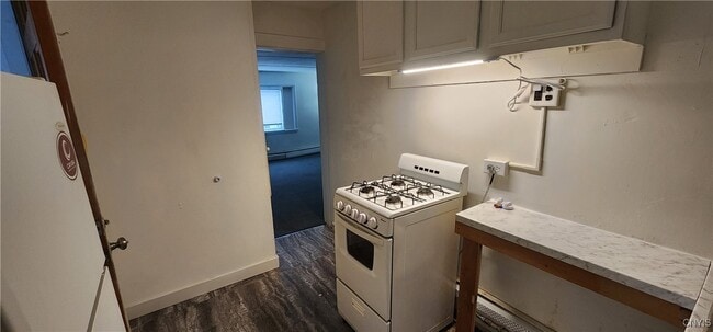 Building Photo - 113 W Seneca St