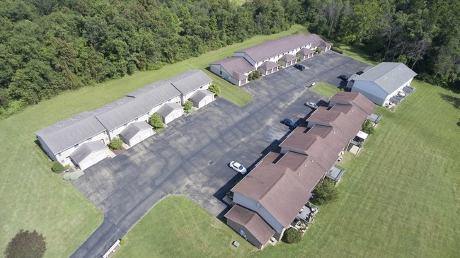 Building Photo - Cedarwood Townhouses